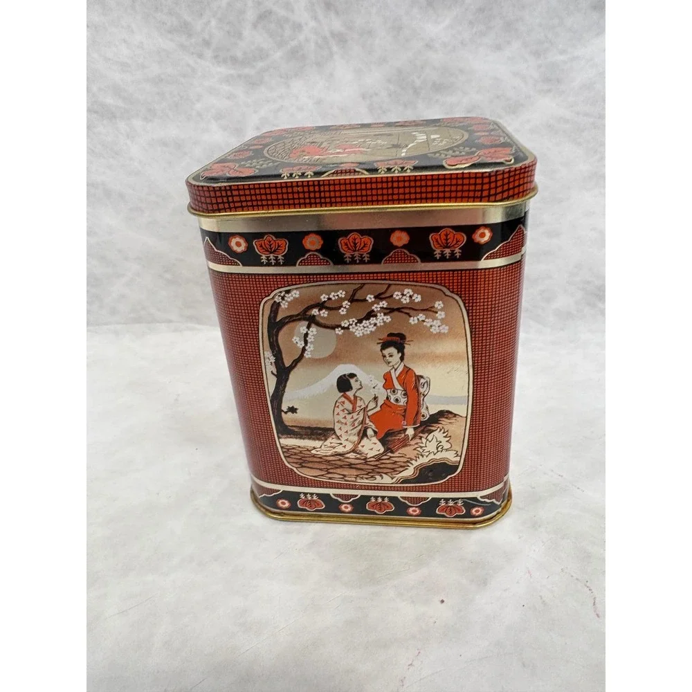 Vintage Japanese Scene Tea Tin Made‎ in England Red Black Gold Geisha 4.75